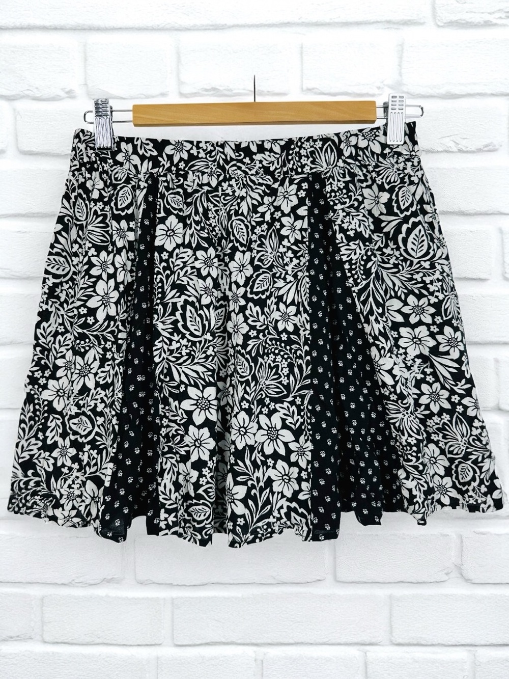 Aeropostale Polka Dot Floral Pleated Mixed Pattern Flowy Skater Mini Skirt S